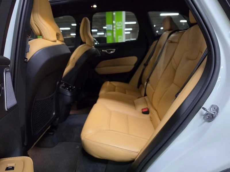 Volvo XC60 КРАЙНА ЦЕНА: 28072 EUR, снимка 15 - Автомобили и джипове - 55967152