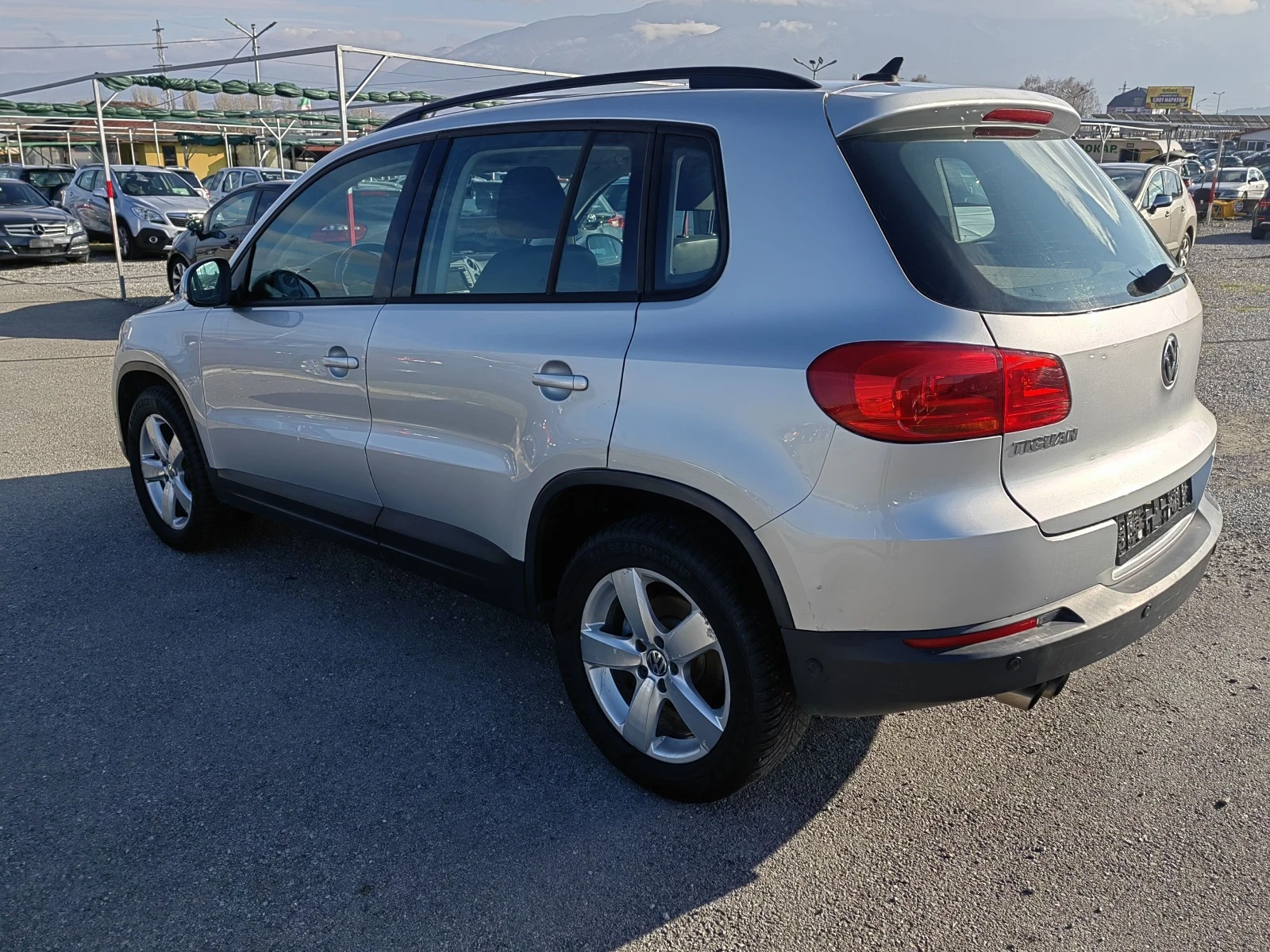 VW Tiguan 2.0TDI  - изображение 4