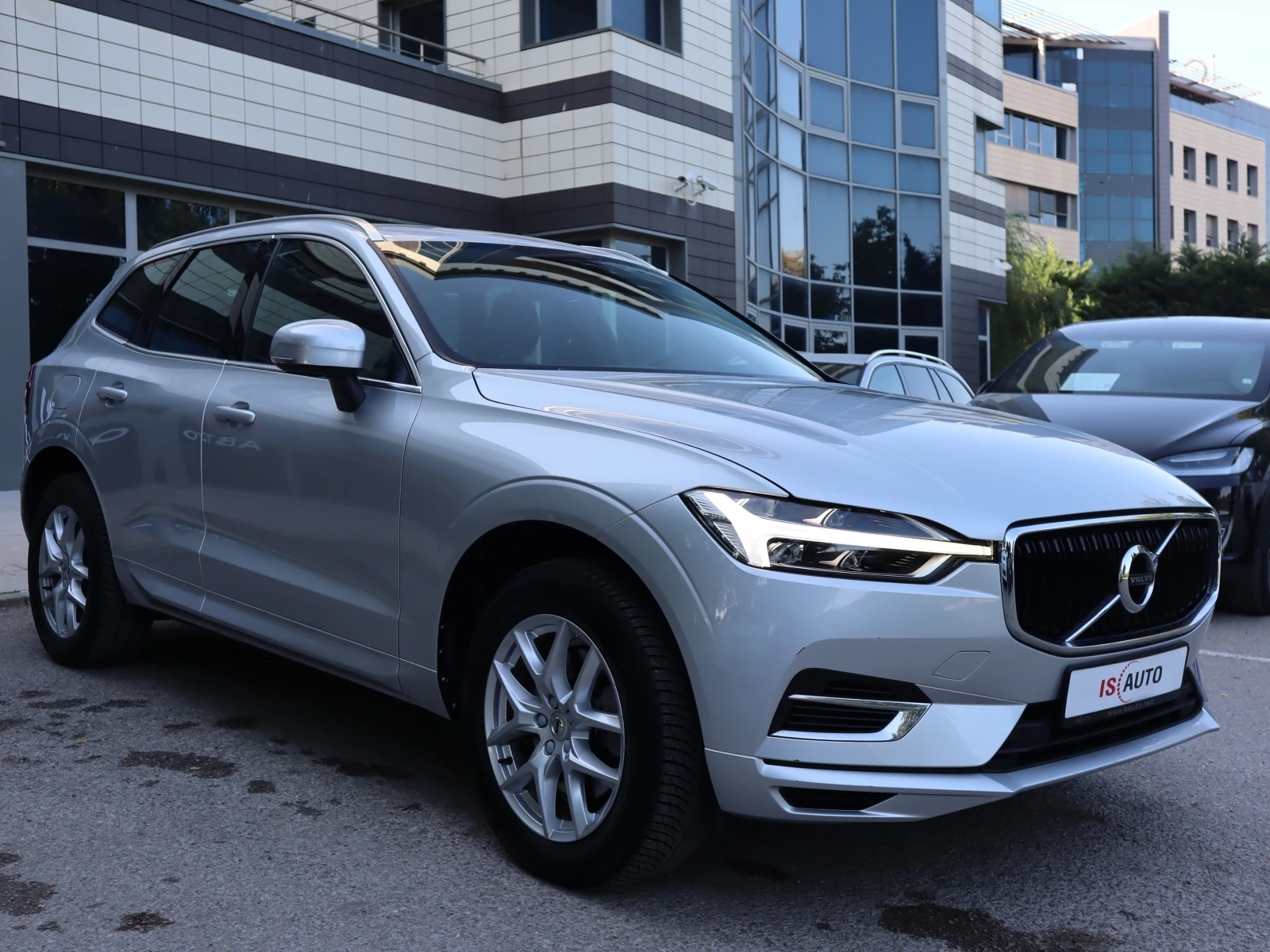 Volvo XC60 T8 Twen Plug in Hybrid/Inscription/AWD/Камера/Пано - изображение 3