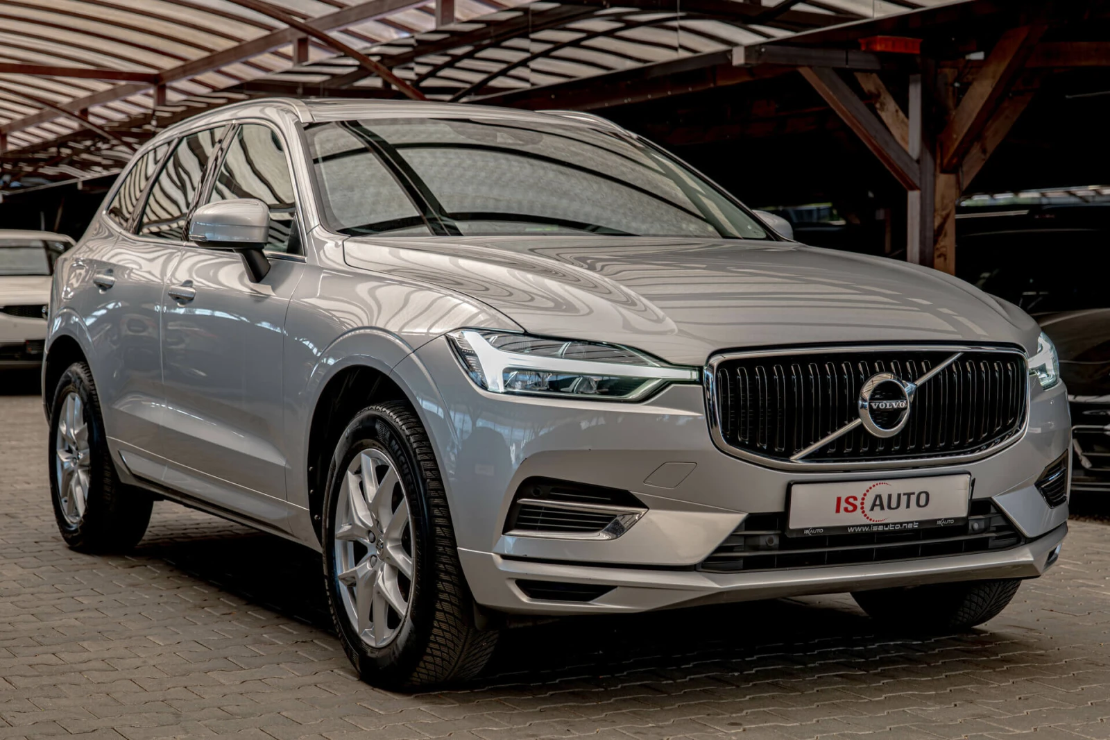 Volvo XC60 T8 Twen Plug in Hybrid/Inscription/AWD/Камера/Пано - изображение 3