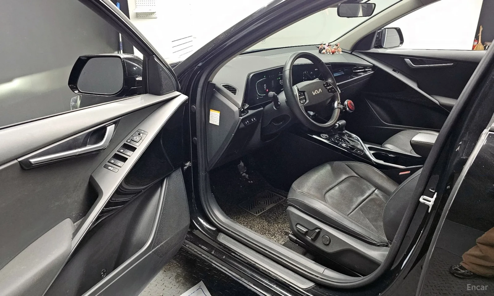 Kia Niro, снимка 10 - Автомобили и джипове - 55586545