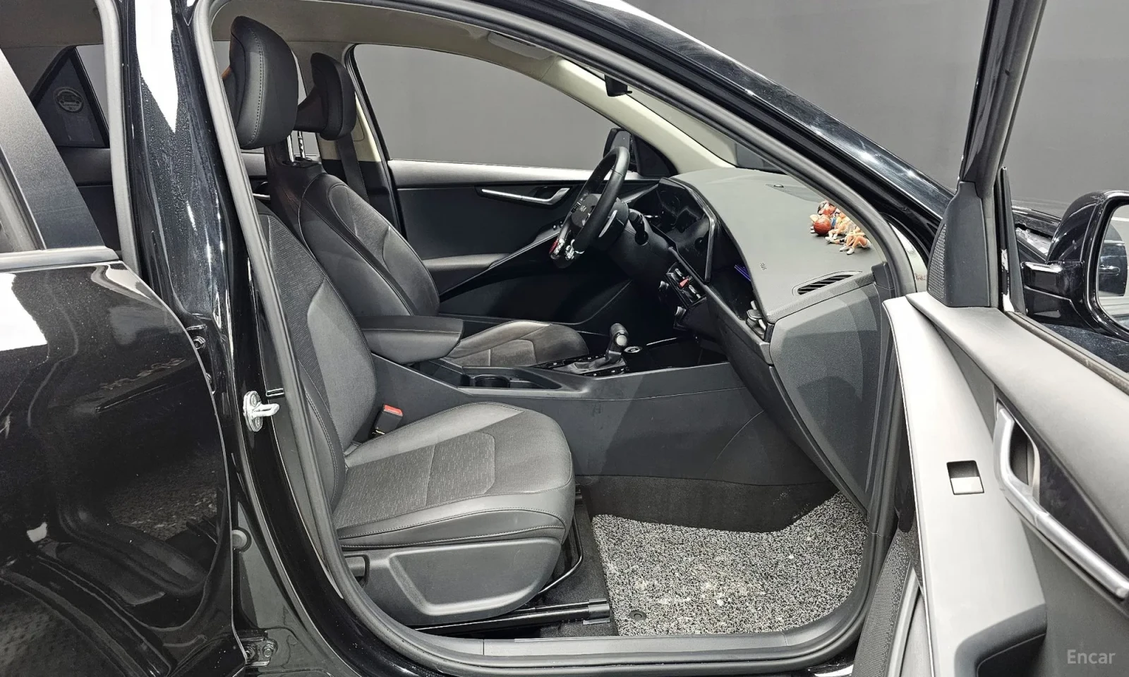 Kia Niro, снимка 11 - Автомобили и джипове - 55586545