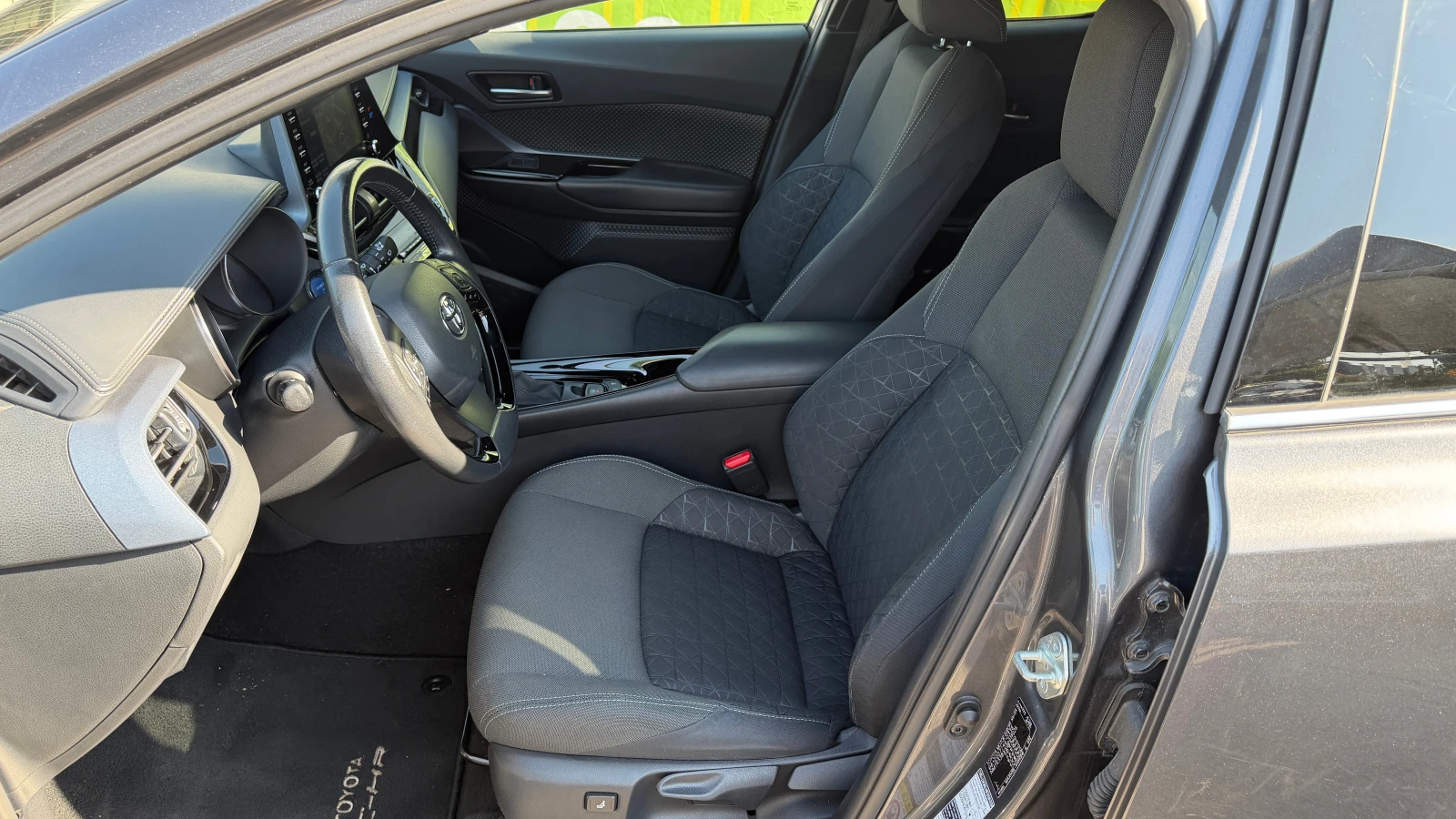 Toyota C-HR 2.0 Hybrid, Гаранция, снимка 8 - Автомобили и джипове - 55847446