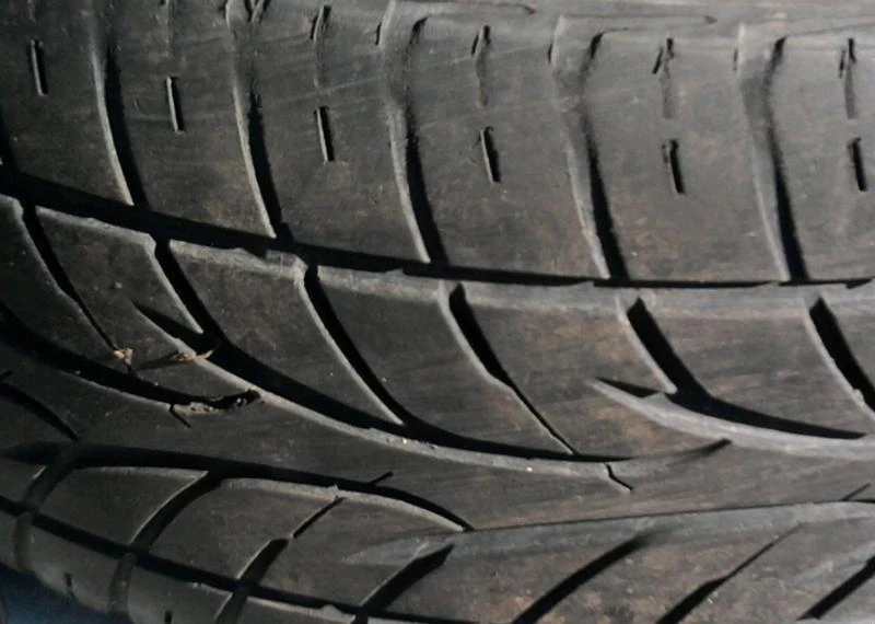 Гуми Летни 235/55R17, снимка 4 - Гуми и джанти - 5947125