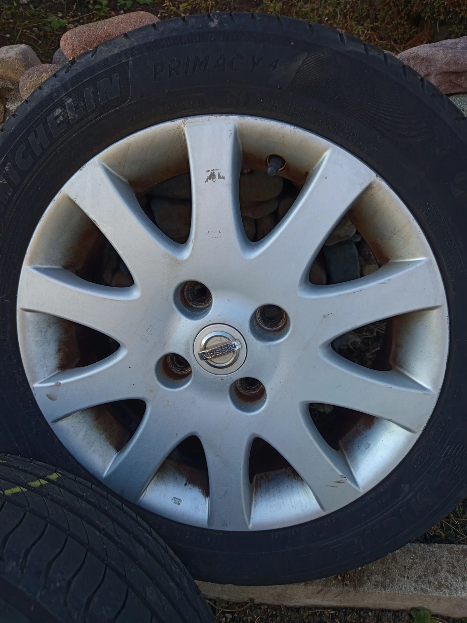 ���� � ������ 195/55R16 �� Nissan Almera | Mobile.bg � ����������� 4
