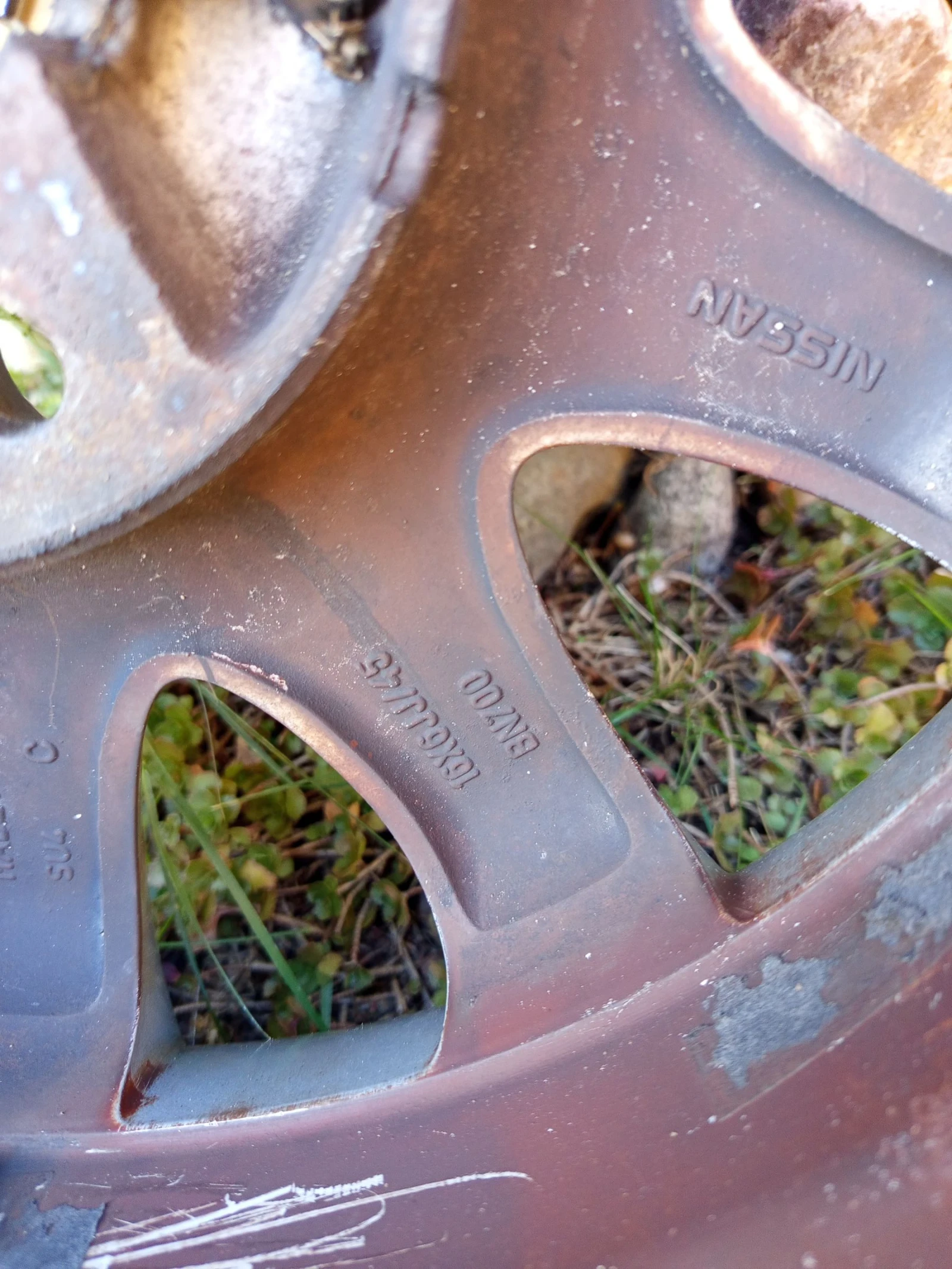 ���� � ������ 195/55R16 �� Nissan Almera | Mobile.bg � ����������� 9