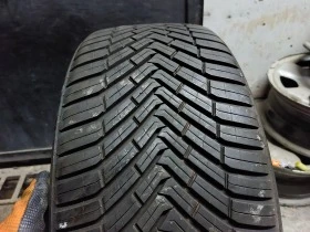 Гуми Всесезонни 225/40R19, снимка 1 - Гуми и джанти - 39146593