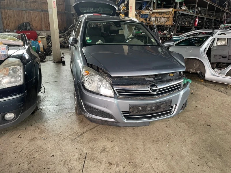 Opel Astra 1.9CDTI 120kc. Automatic, снимка 2 - Автомобили и джипове - 40421942