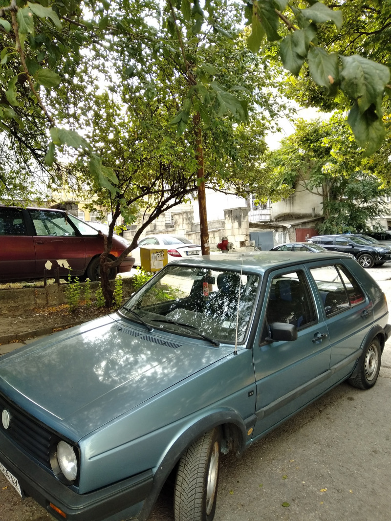 VW Golf, снимка 1 - Автомобили и джипове - 46344361