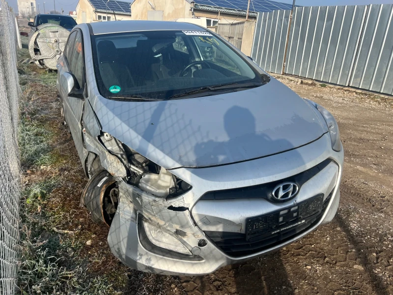 Hyundai I30 1.4i 16v, снимка 4 - Автомобили и джипове - 48009008