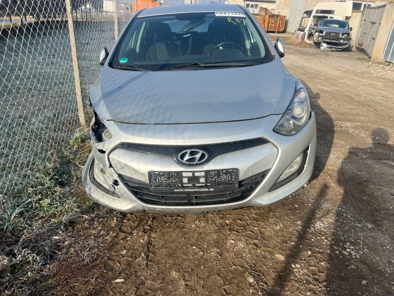 Hyundai I30 1.4i 16v, снимка 3 - Автомобили и джипове - 48009008