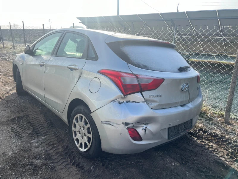 Hyundai I30 1.4i 16v, снимка 2 - Автомобили и джипове - 48009008