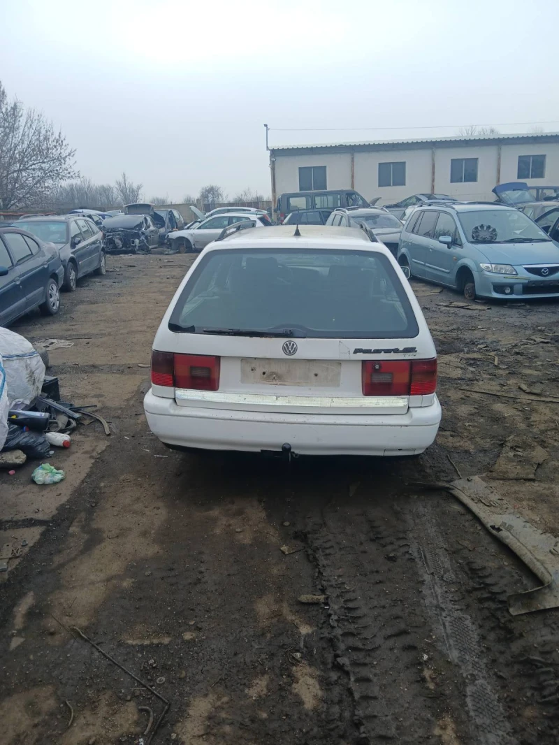 VW Passat 3, снимка 4 - Автомобили и джипове - 48987771