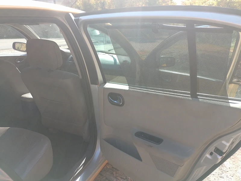 Renault Megane, снимка 8 - Автомобили и джипове - 52612235