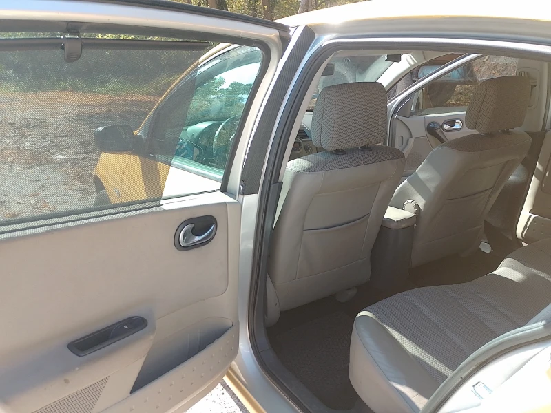 Renault Megane, снимка 11 - Автомобили и джипове - 52612235