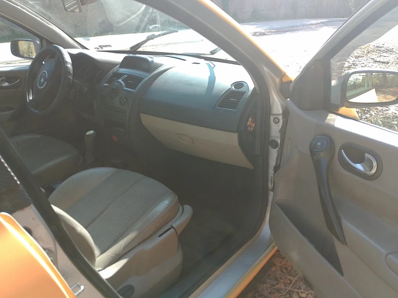 Renault Megane, снимка 6 - Автомобили и джипове - 52612235