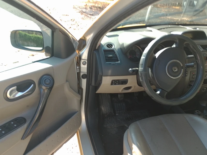 Renault Megane, снимка 12 - Автомобили и джипове - 52612235