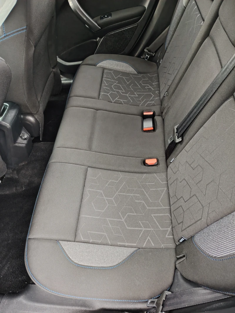 Peugeot 2008 1.2 60х.км, снимка 8 - Автомобили и джипове - 52698368