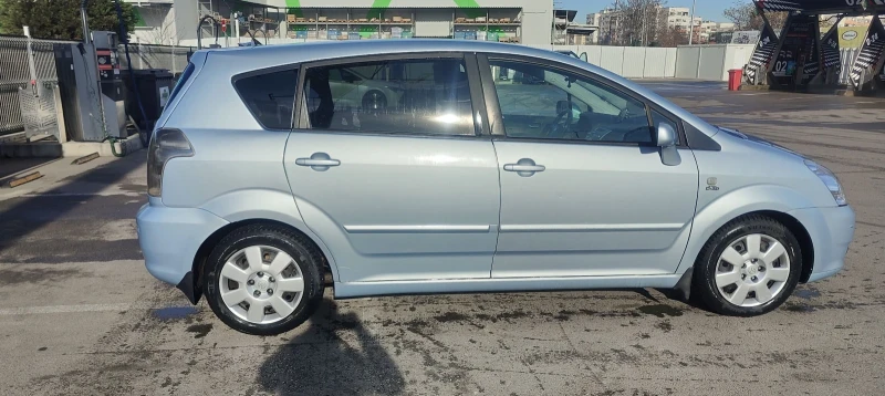 Toyota Corolla verso 7 места, снимка 4 - Автомобили и джипове - 52918451