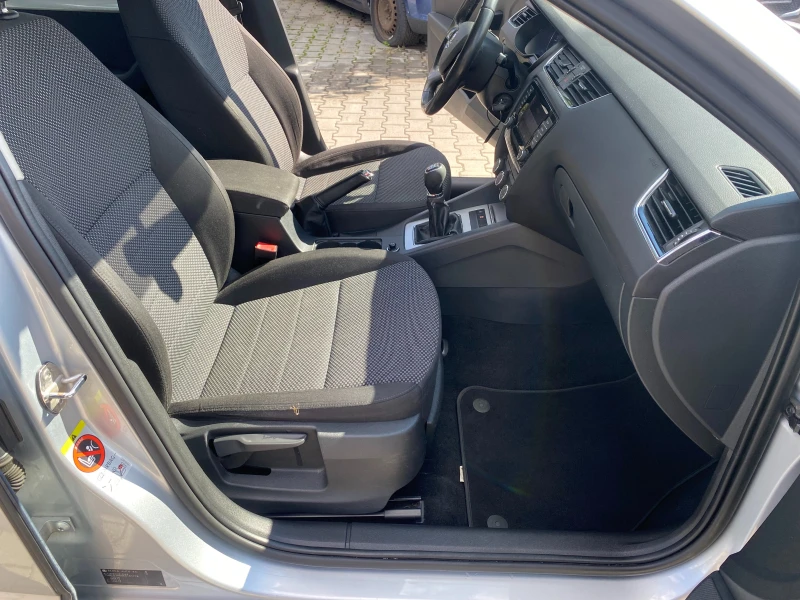 Skoda Octavia 1.6tdi 4x4 105к.с, снимка 10 - Автомобили и джипове - 52934316