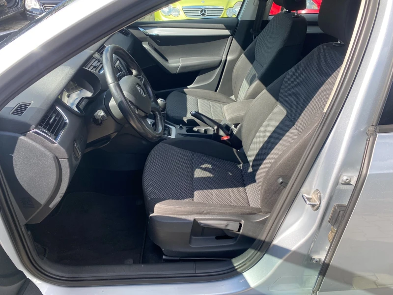 Skoda Octavia 1.6tdi 4x4 105к.с, снимка 8 - Автомобили и джипове - 52934316