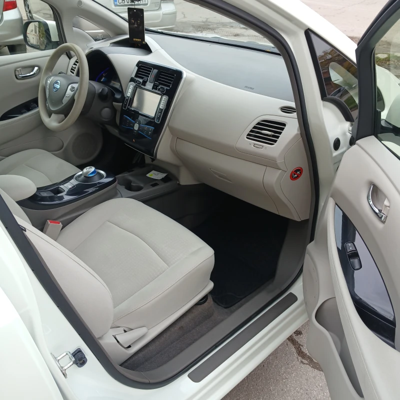 Nissan Leaf , снимка 17 - Автомобили и джипове - 53093451