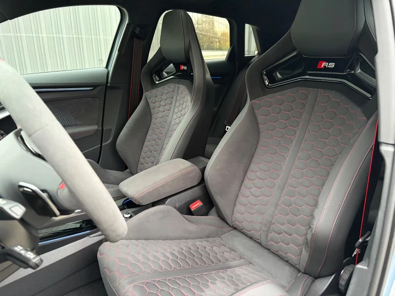 Audi Rs3 2.5TFSI/400HP/SPORTBACK/PANO/360/SONOS/SHADOW/712g, снимка 8 - Автомобили и джипове - 53164948