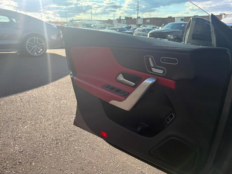 Mercedes-Benz CLA 250  * CARFAX * ПОДГРЕВИ* ШИБИДАХ, снимка 11 - Автомобили и джипове - 53387866