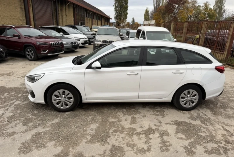 Hyundai I30 1.4i ГАЗ заводска 100кс., снимка 4 - Автомобили и джипове - 53480822