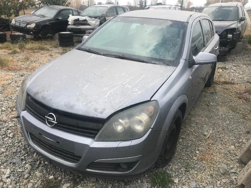 Opel Astra 1.7 cdti, снимка 2 - Автомобили и джипове - 38359921