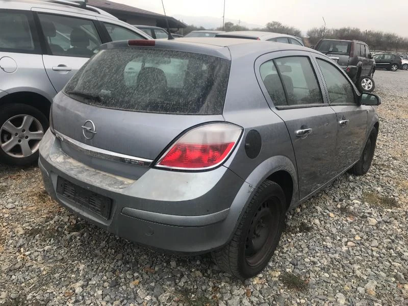 Opel Astra 1.7 cdti, снимка 3 - Автомобили и джипове - 38359921