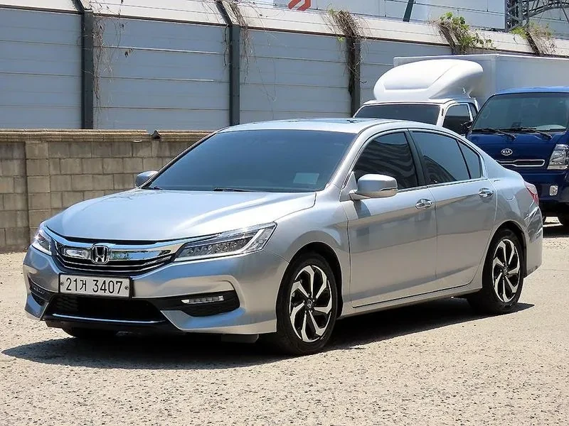 Honda Accord  2.4 9Th Generation, снимка 2 - Автомобили и джипове - 55841509
