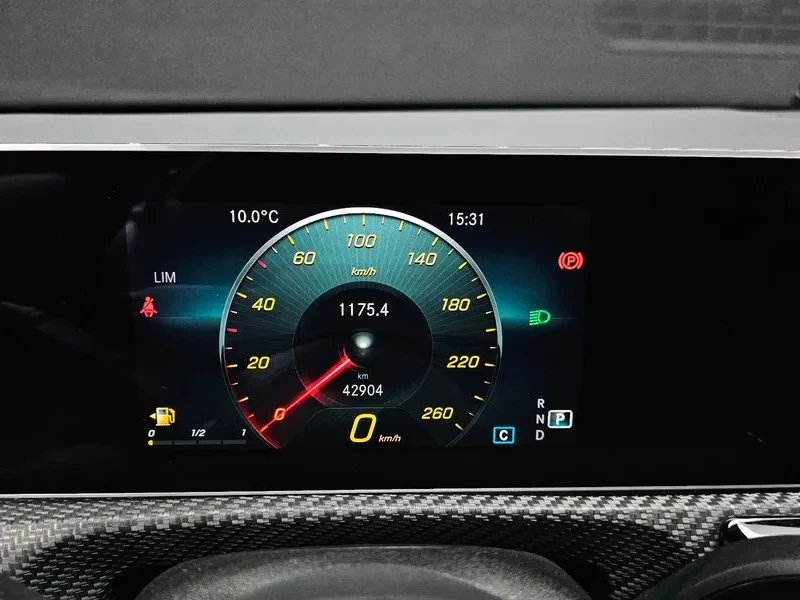 Mercedes-Benz A 200 Sedan, снимка 8 - Автомобили и джипове - 55951722