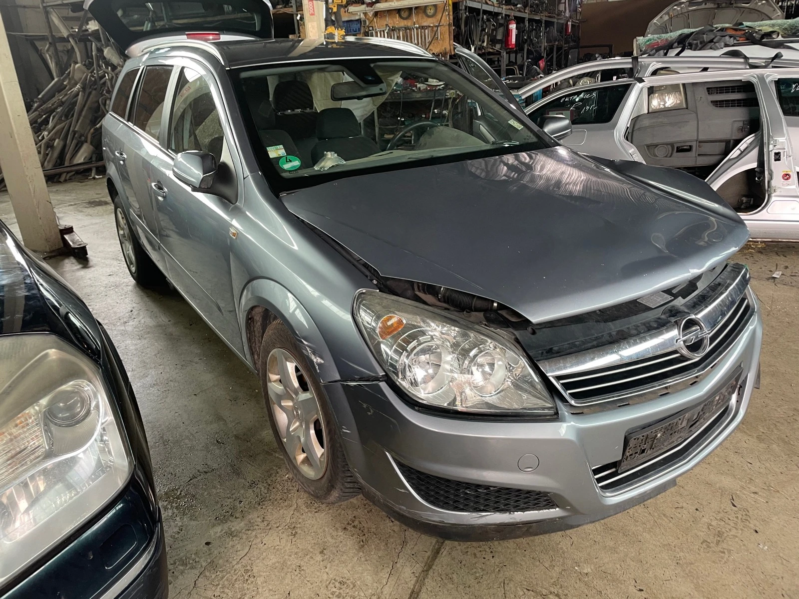 Opel Astra 1.9CDTI 120kc. Automatic, снимка 1