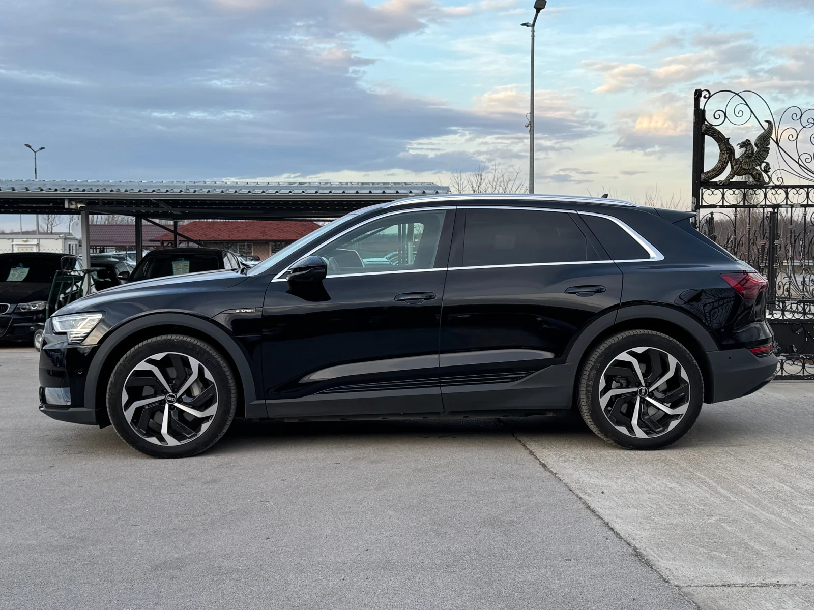 Audi E-Tron 50 QUATTRO FULL S-LINE - изображение 2