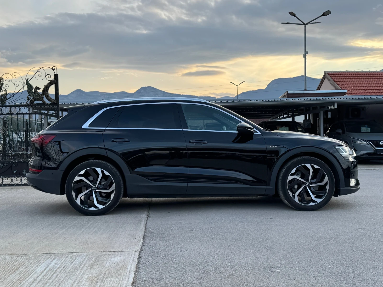 Audi E-Tron 50 QUATTRO FULL S-LINE - изображение 4