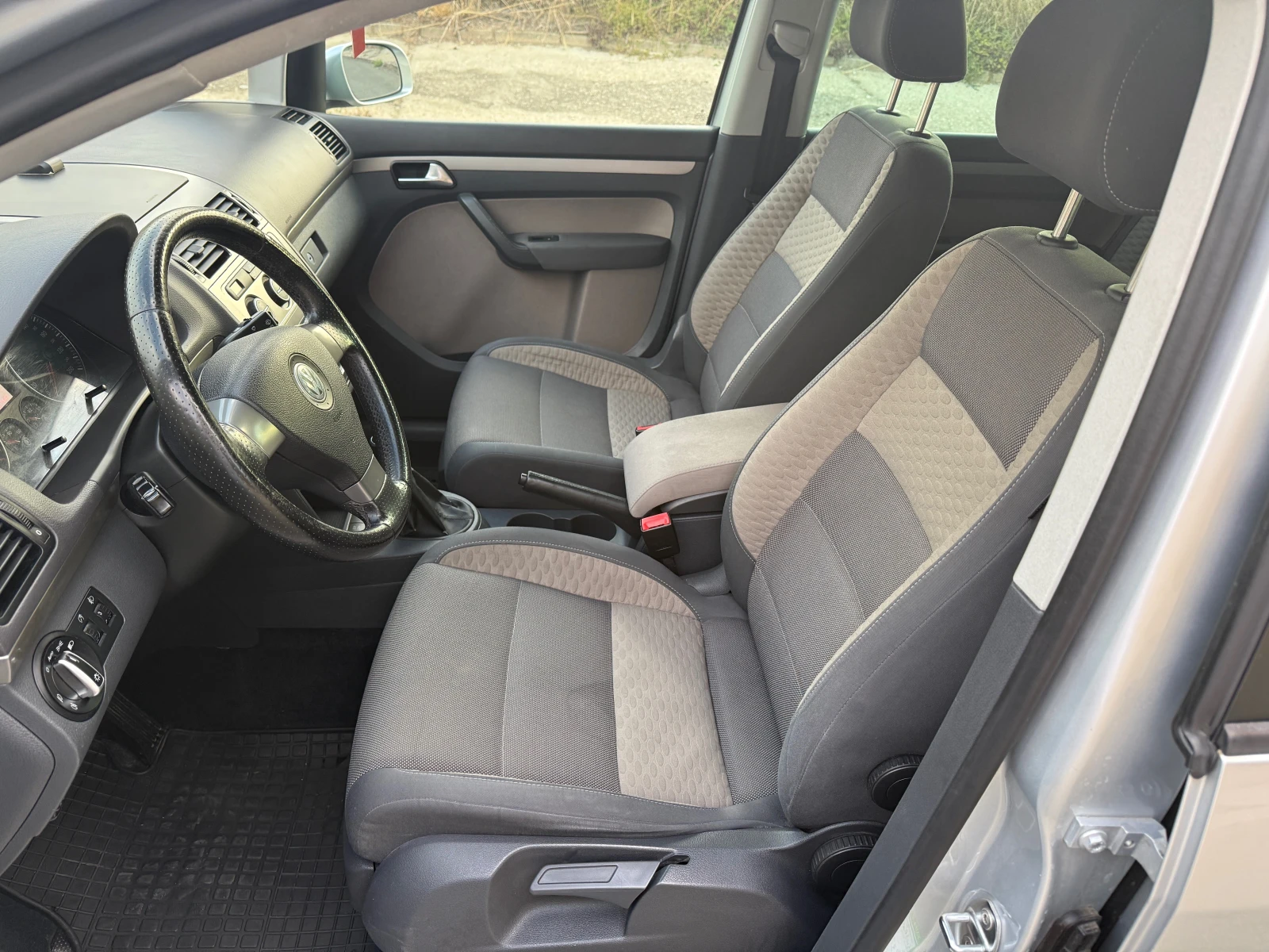 VW Touran 1.900TDI 105 ks 6 скорости - изображение 10