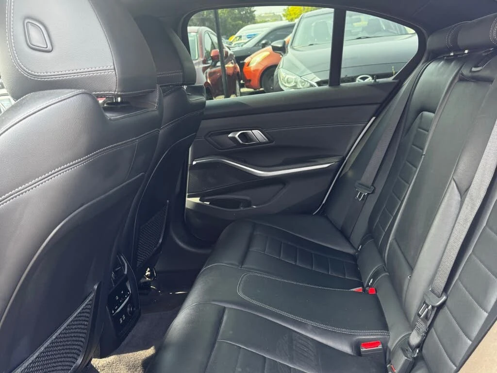 BMW 330 xDrive * АвтоКредит* (ЦЕНА ДО БГ) - изображение 10