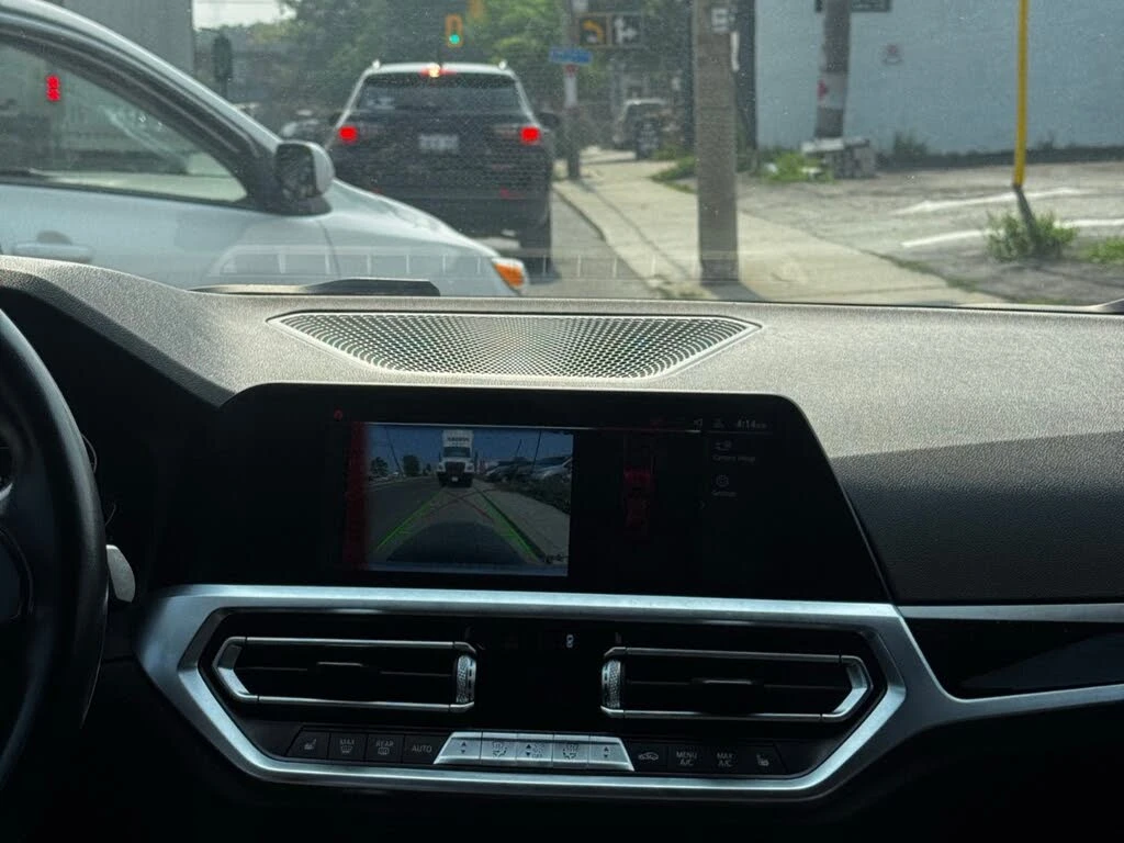 BMW 330 xDrive * АвтоКредит* (ЦЕНА ДО БГ) - изображение 8