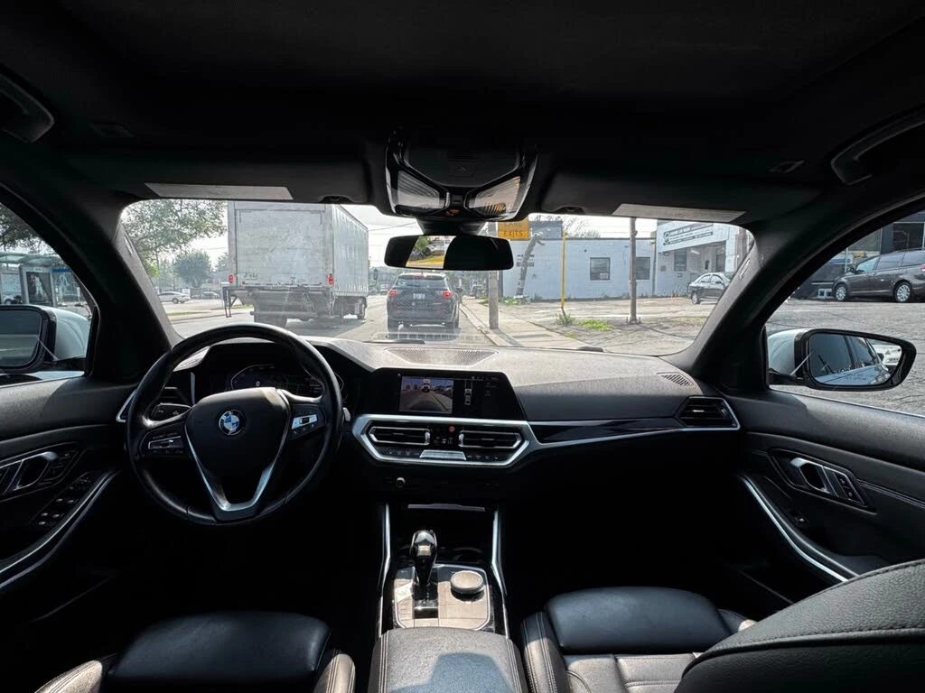 BMW 330 xDrive * АвтоКредит* (ЦЕНА ДО БГ) - изображение 7