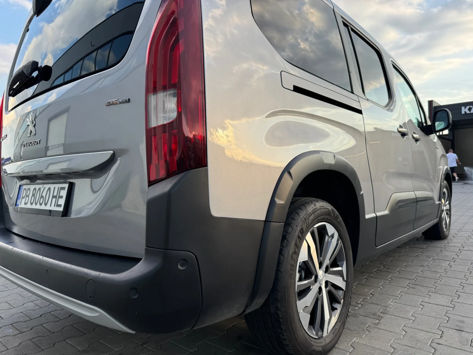 Peugeot Rifter 1.5 BlueHDi GT line EAT8 Long - изображение 7