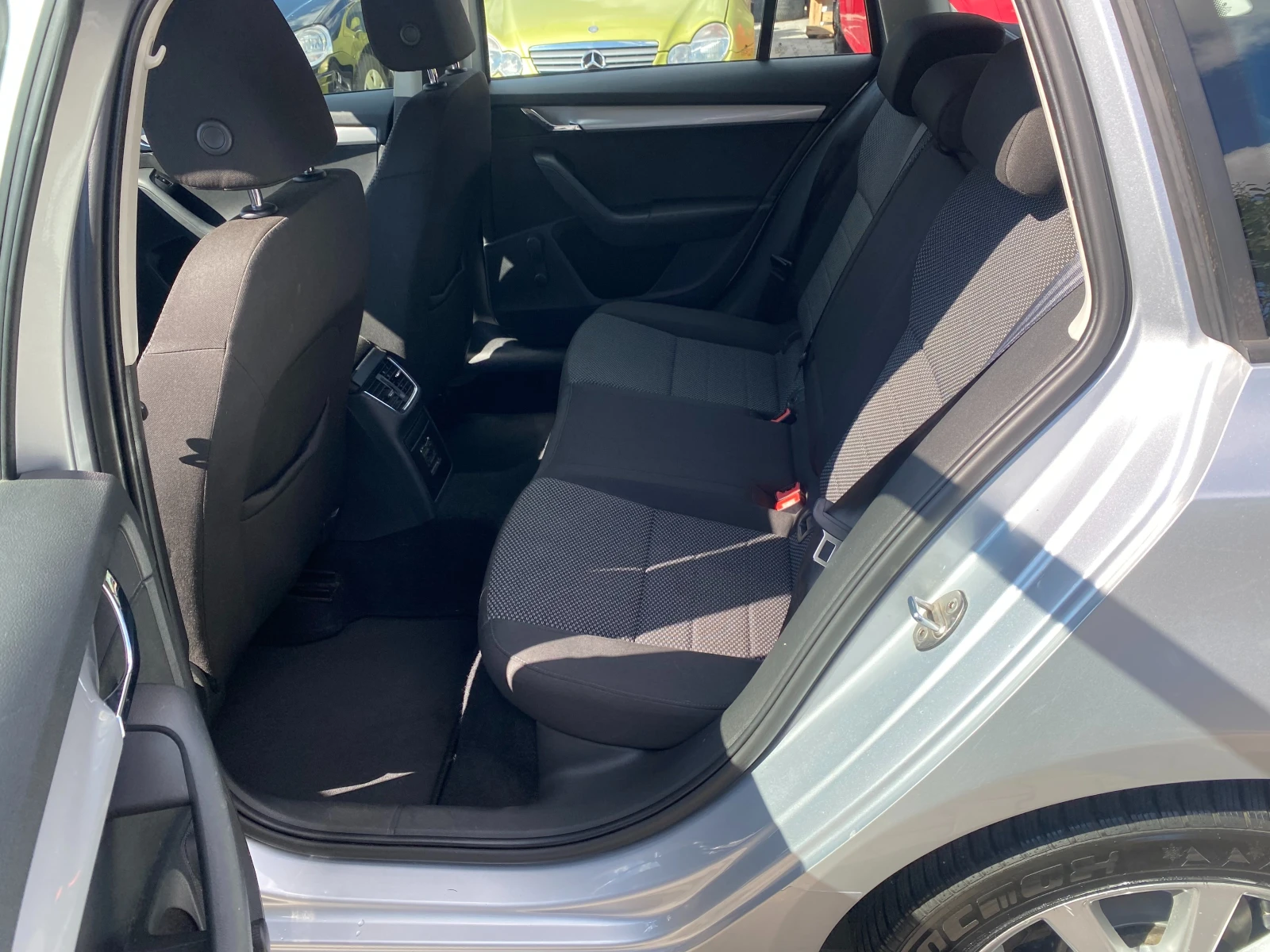 Skoda Octavia 1.6tdi 4x4 105�.� | Mobile.bg � ����������� 9