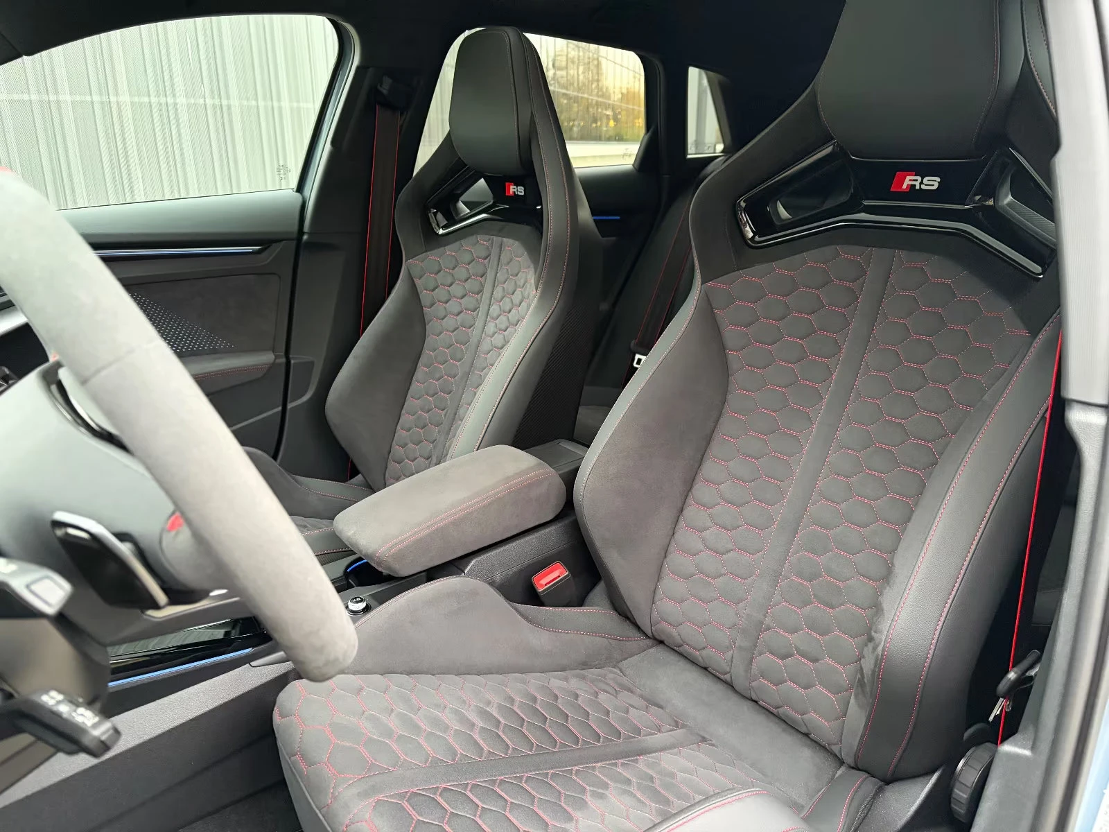 Audi Rs3 2.5TFSI/400HP/SPORTBACK/PANO/360/SONOS/SHADOW/712g - изображение 8