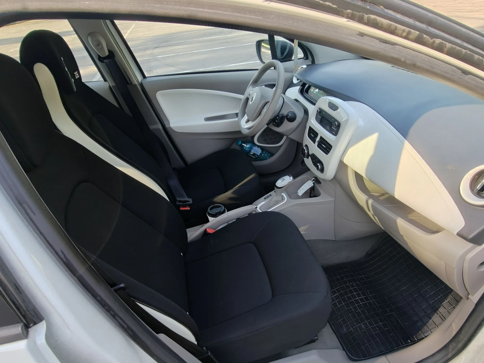 Renault Zoe Life, снимка 13 - Автомобили и джипове - 54707247