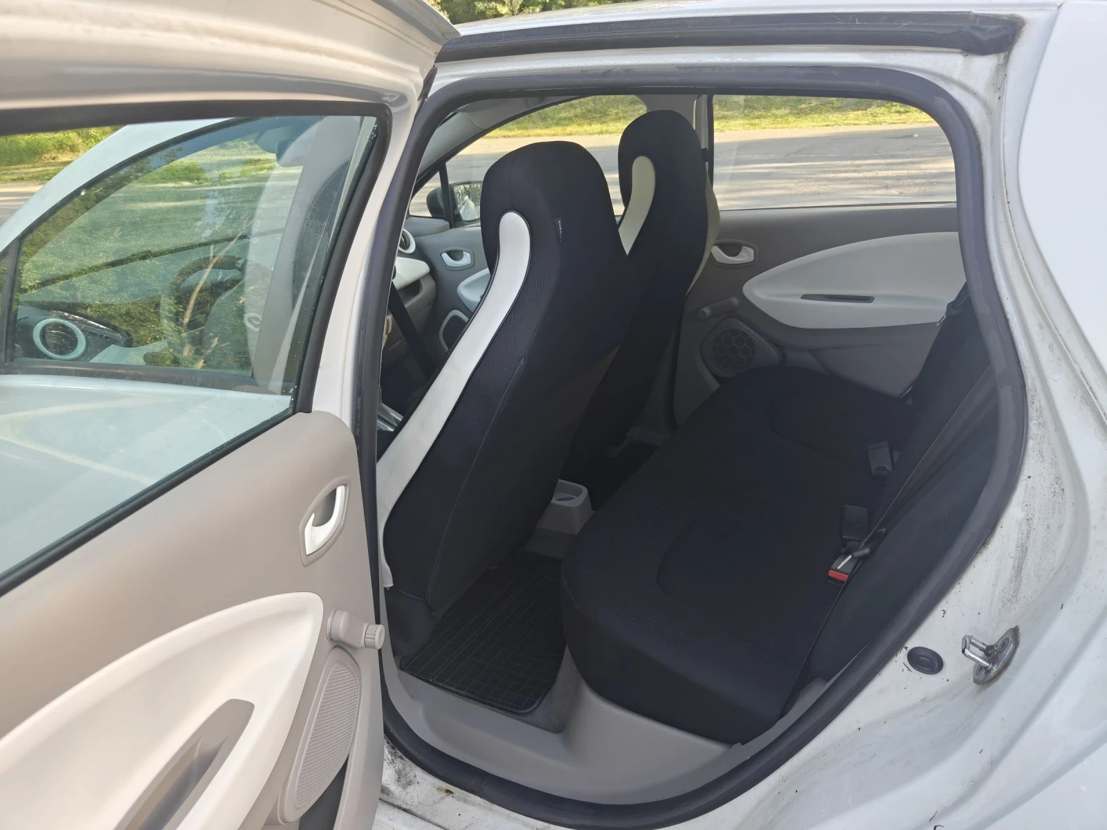 Renault Zoe Life, снимка 8 - Автомобили и джипове - 54707247