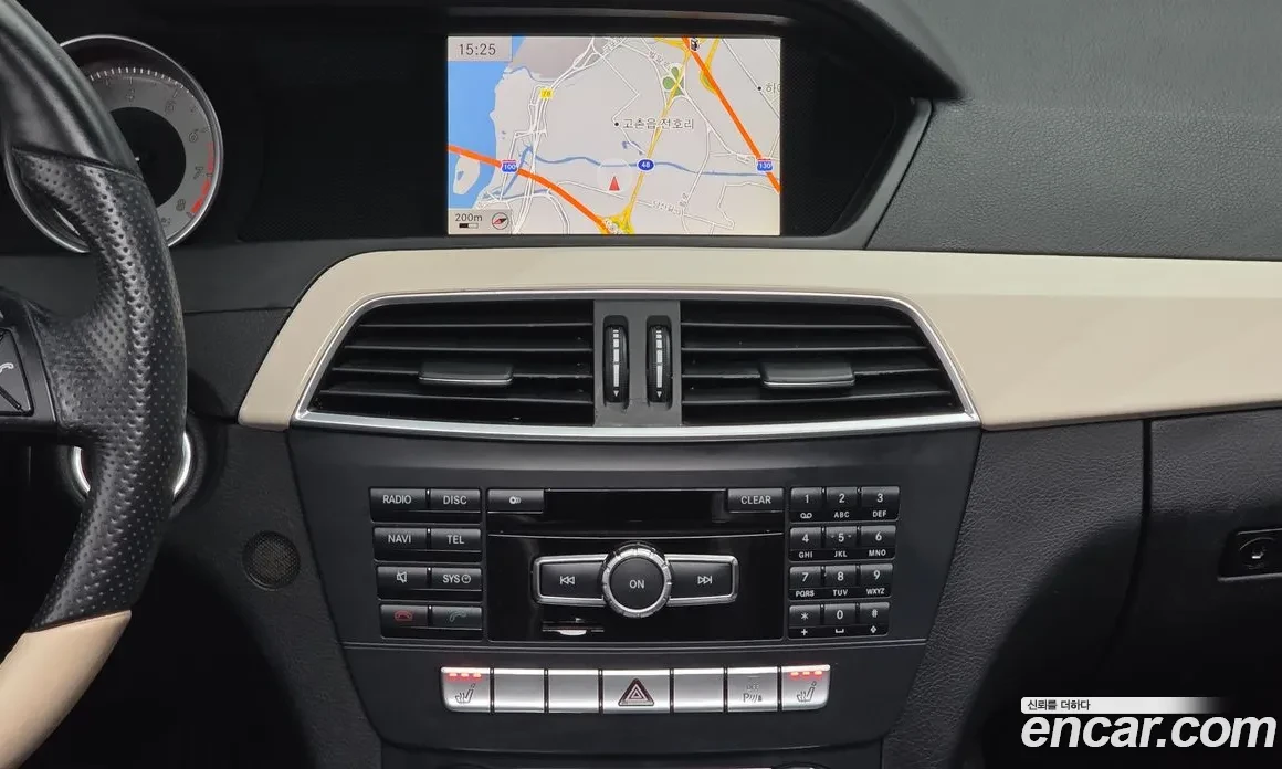 Mercedes-Benz C 200 AMG* ПАНОРАМА* ПАМЕТ* KEYLESS* ILS* Подгрев* , снимка 7 - Автомобили и джипове - 54809266