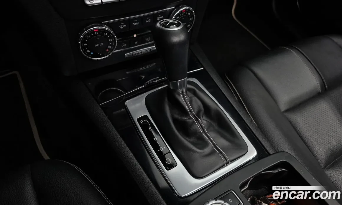 Mercedes-Benz C 200 AMG* ПАНОРАМА* ПАМЕТ* KEYLESS* ILS* Подгрев* , снимка 9 - Автомобили и джипове - 54809266