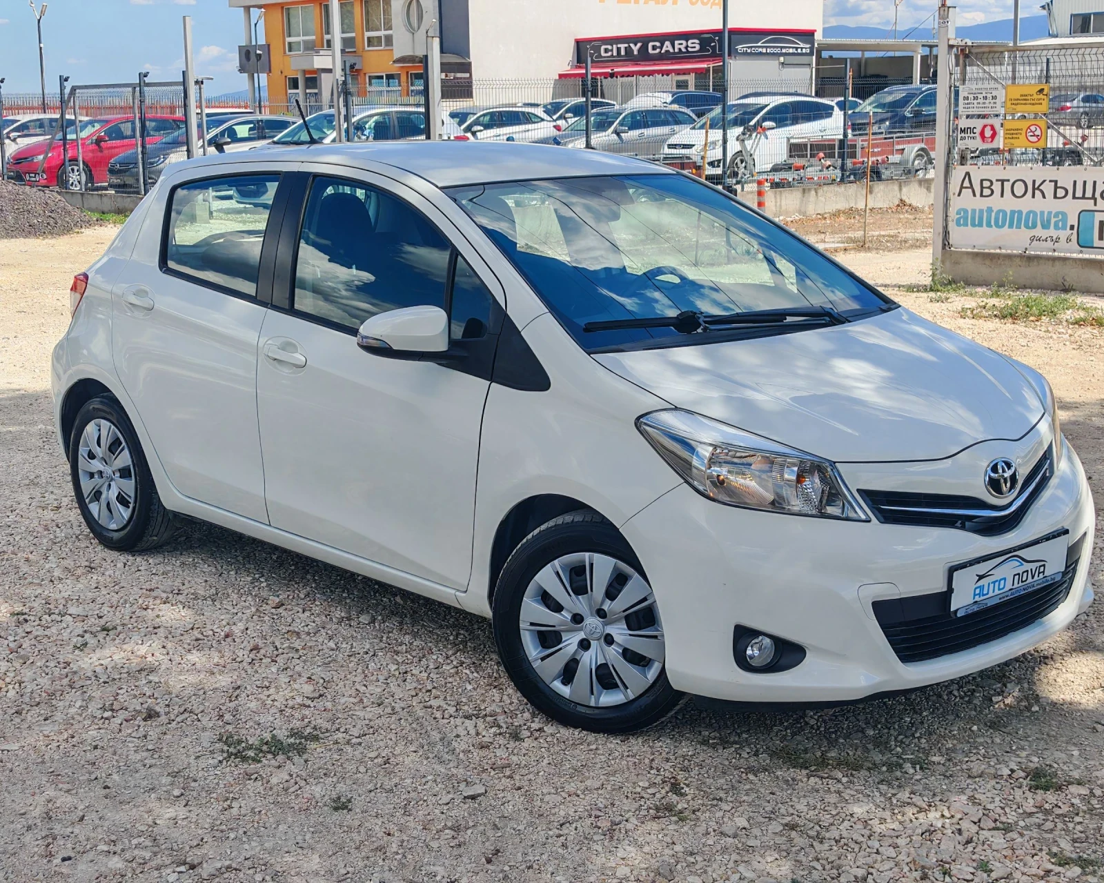 Toyota Yaris 1.3 99 К.С. БЕНЗИН! 177 000 КМ! , снимка 17 - Автомобили и джипове - 55190030