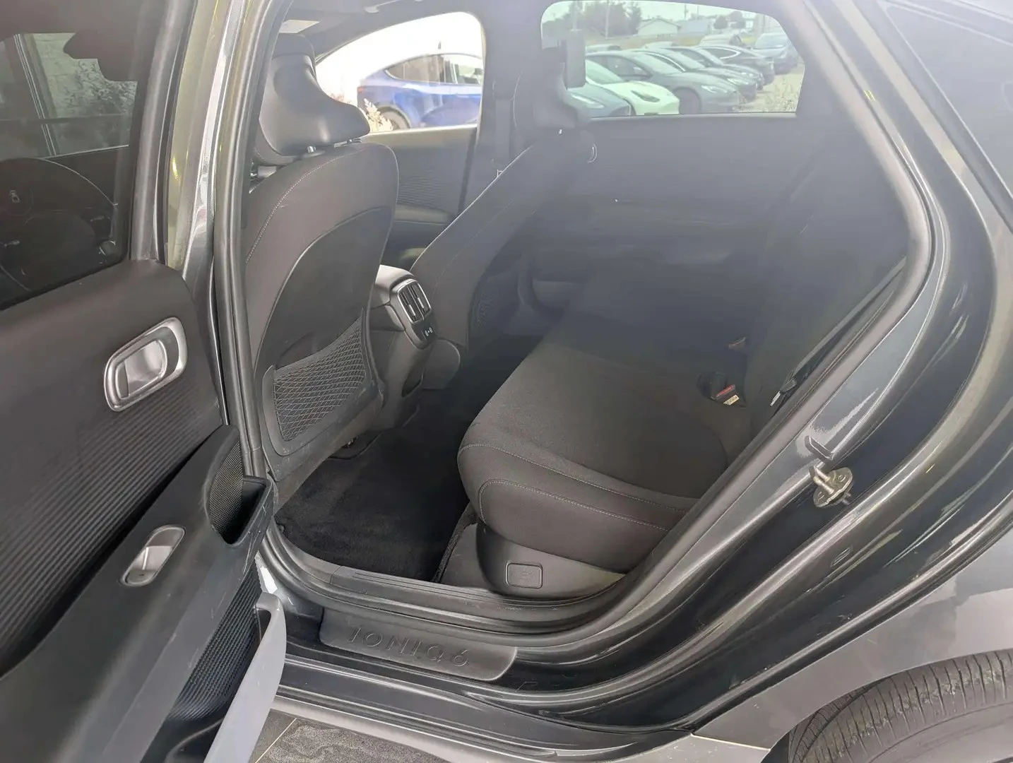 Hyundai Ioniq 6 Keyless* НАВИ* Blind spot* , снимка 17 - Автомобили и джипове - 55955547