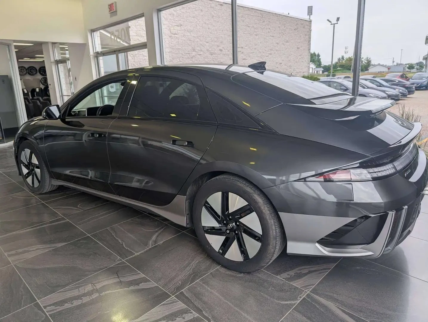 Hyundai Ioniq 6 Keyless* НАВИ* Blind spot* , снимка 3 - Автомобили и джипове - 55955547